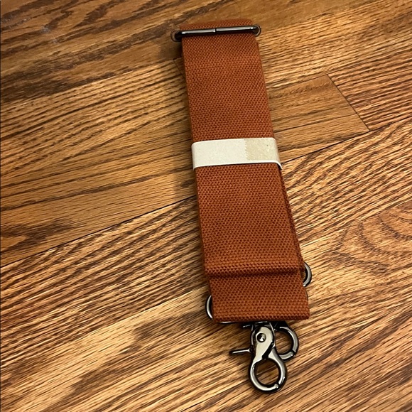 Baosha convertible book bag and crossbody in floral print - Picture 5 of 7